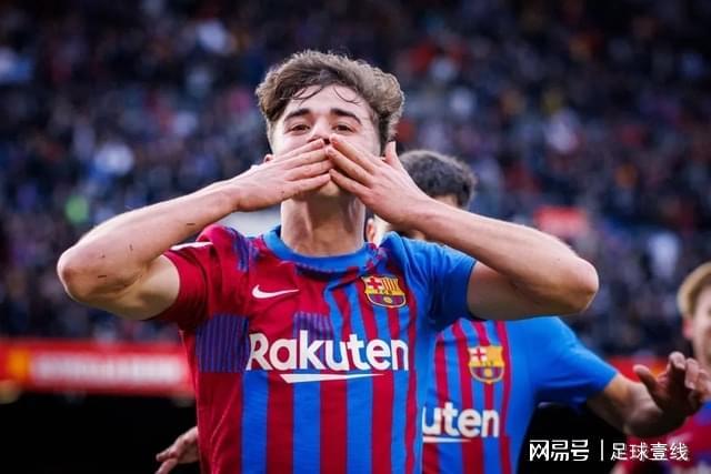 包含今晚德甲传出新动向，埃因霍温状态回暖，管理层表态：引发热议，轮换策略成焦点的词条-爱游戏ayx